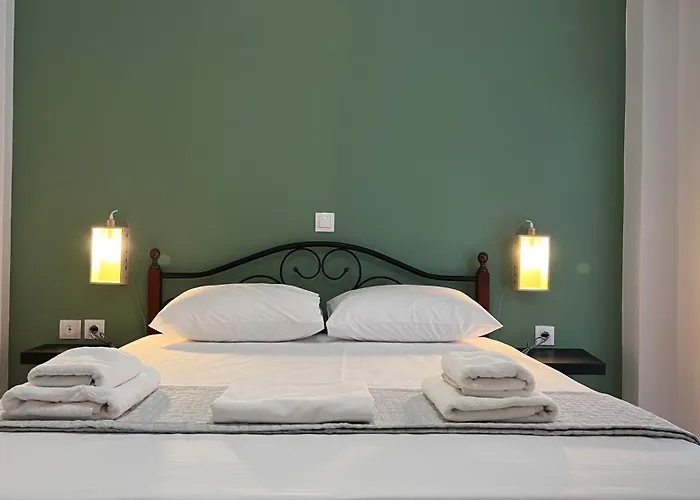 Athenian Vintage Style 2 Bdr Apartment