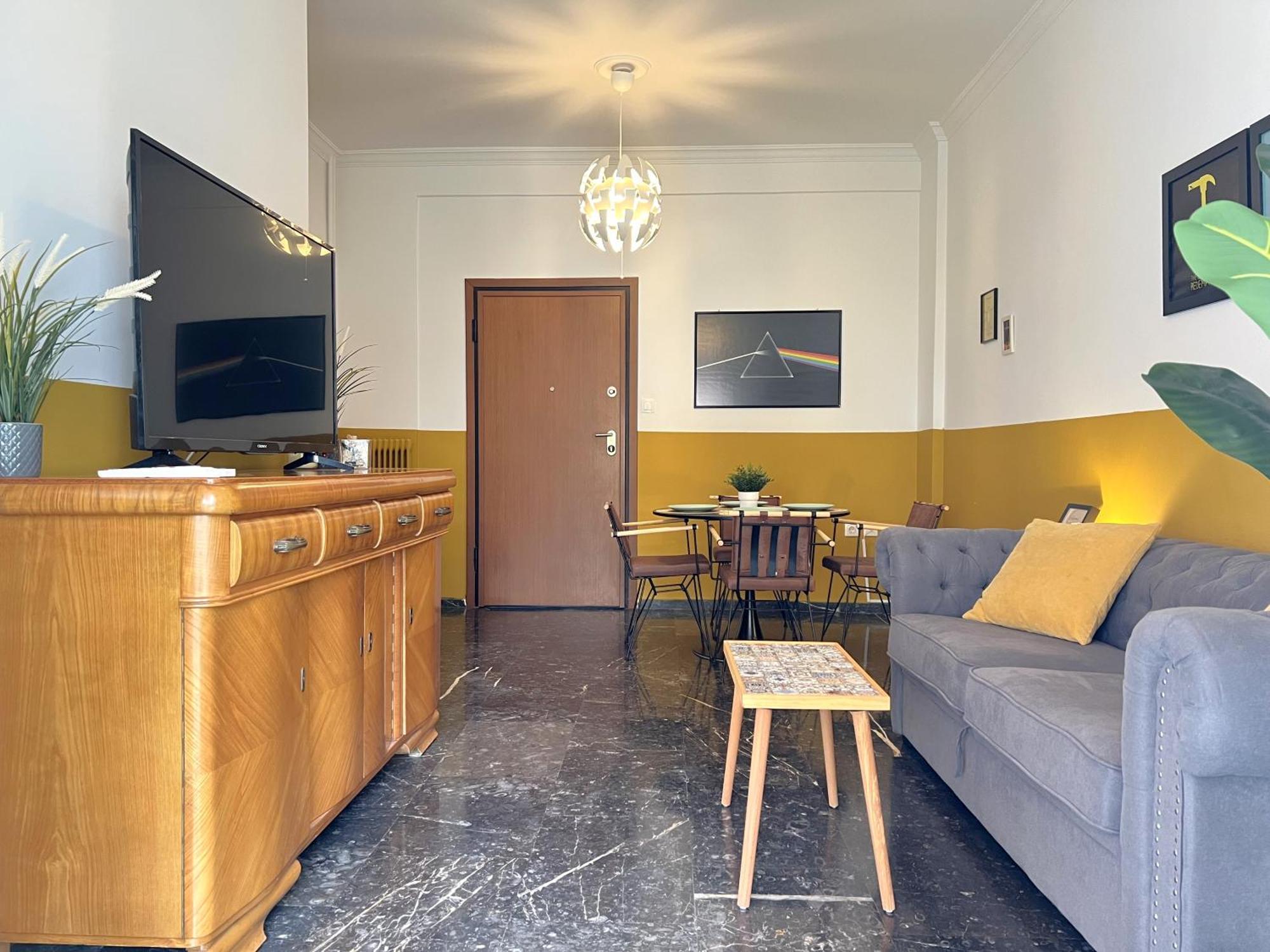 Athenian Vintage Style 2 Bdr Athens