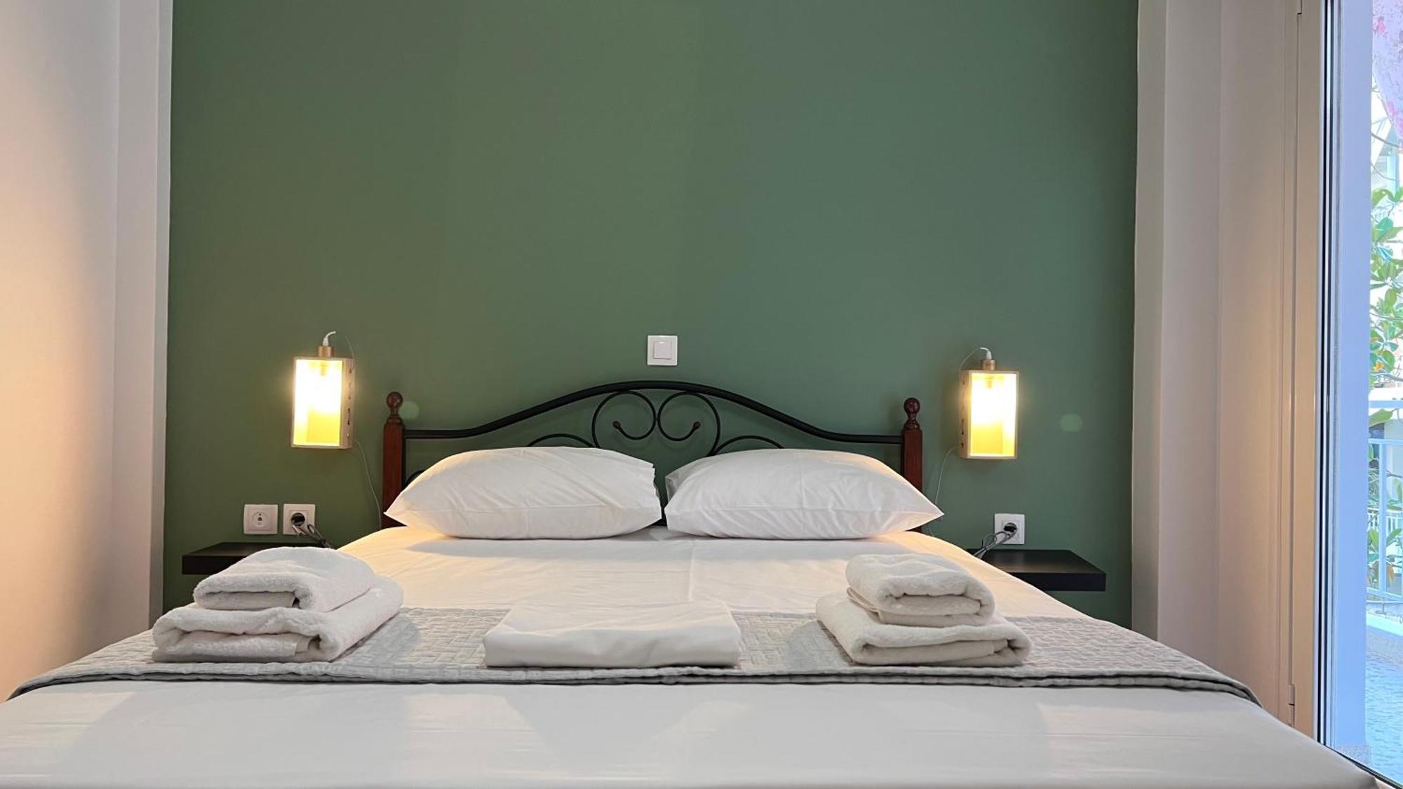 Apartment Athenian Vintage Style 2 Bdr *